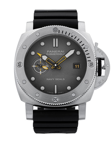 Panerai Submersible PAM01323
